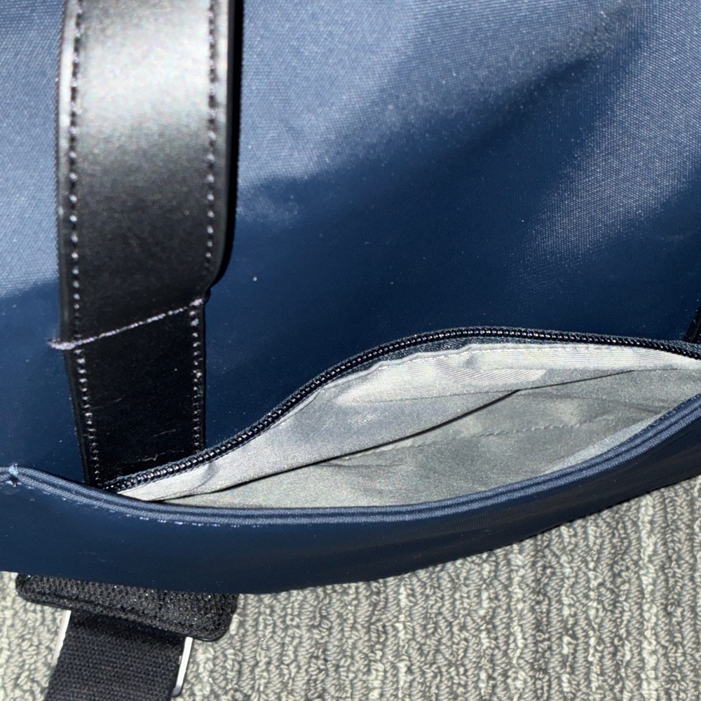 Away Everywhere Tote: Navy blue - Picture 4 of 5